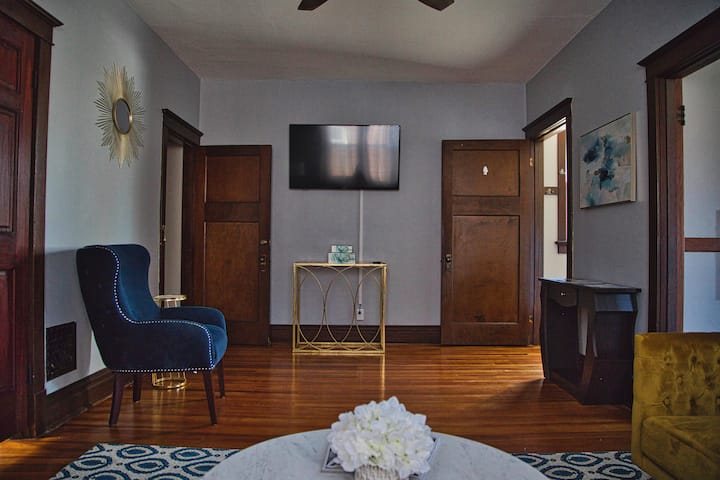 Spacious Modern Style 1br  Furnished+ Balcony - Saint-Louis, MO