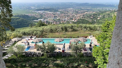 Estate with vineyard in Valpolicella, Lake view