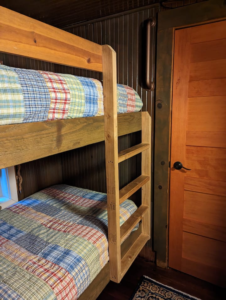 4 Best Log Cabins With Hot Tub In Lincoln County, Oregon Updated 2024