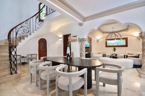 Breathtaking Mansion  HUGE Rooftop w/4AC Condesa