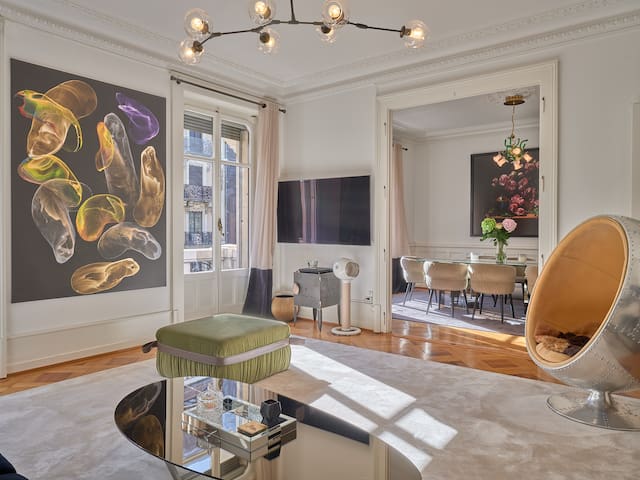 Prestigious 2 bedroom apartment in the city center gallery image 2