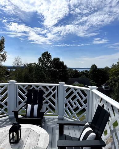 1830s Cory Cottage – Historic Stay w/ Ocean Views gallery image 2