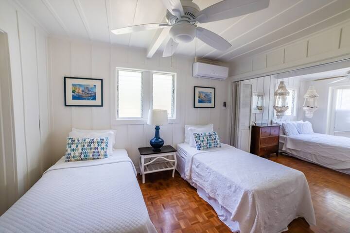 The Kai Hale – Cozy Lanikai Beachfront Cottage gallery image 5