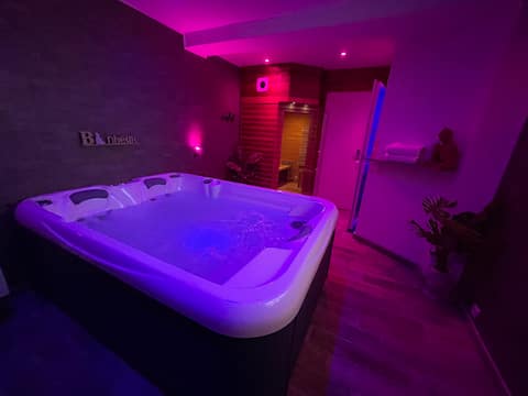 Bed and Breakfast with a spa and sauna