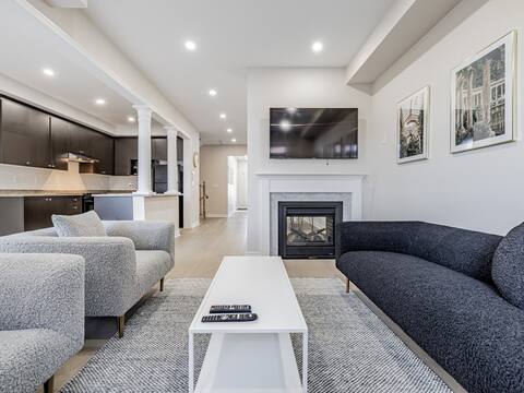 3 Bdrm Bright & Sunny Oasis w/ Indoor Fireplace