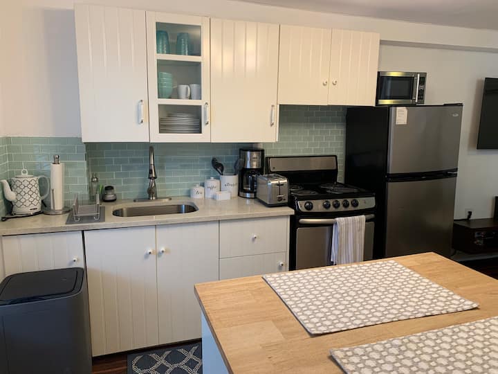 Contemporary 2 bedroom unit in South Slope Apartments for Rent in