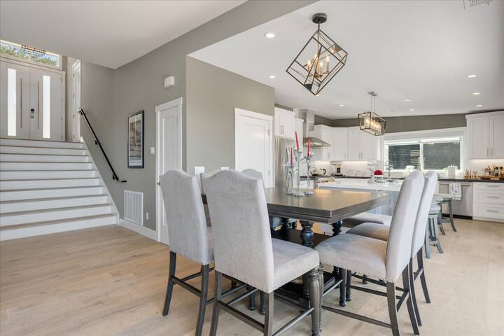 Ocean view, modern 3000 sq-ft brand new home gallery image 5