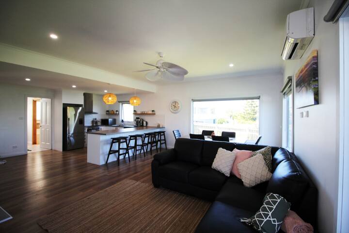 Huxley House, King Island gallery image 3