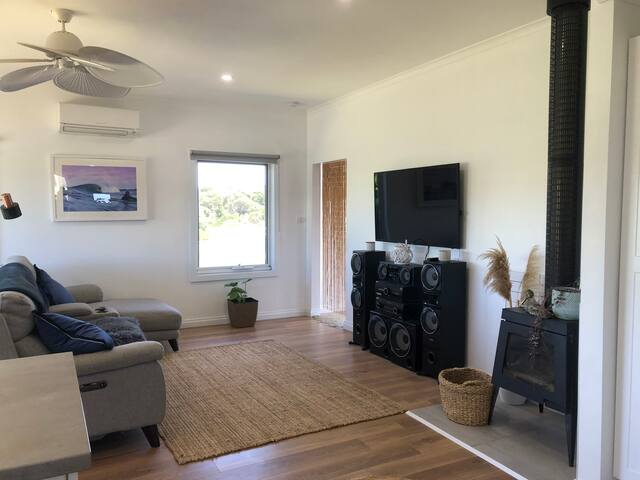 Huxley House, King Island gallery image 5