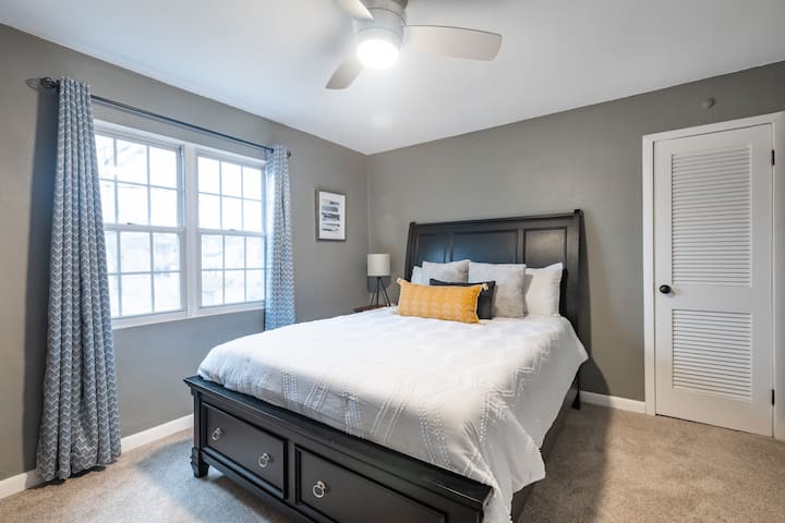 Segundo dormitorio, cama de matrimonio.