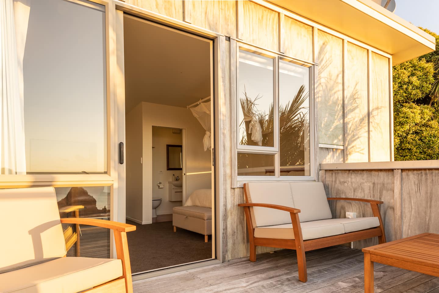 The View - Piha Studio 3