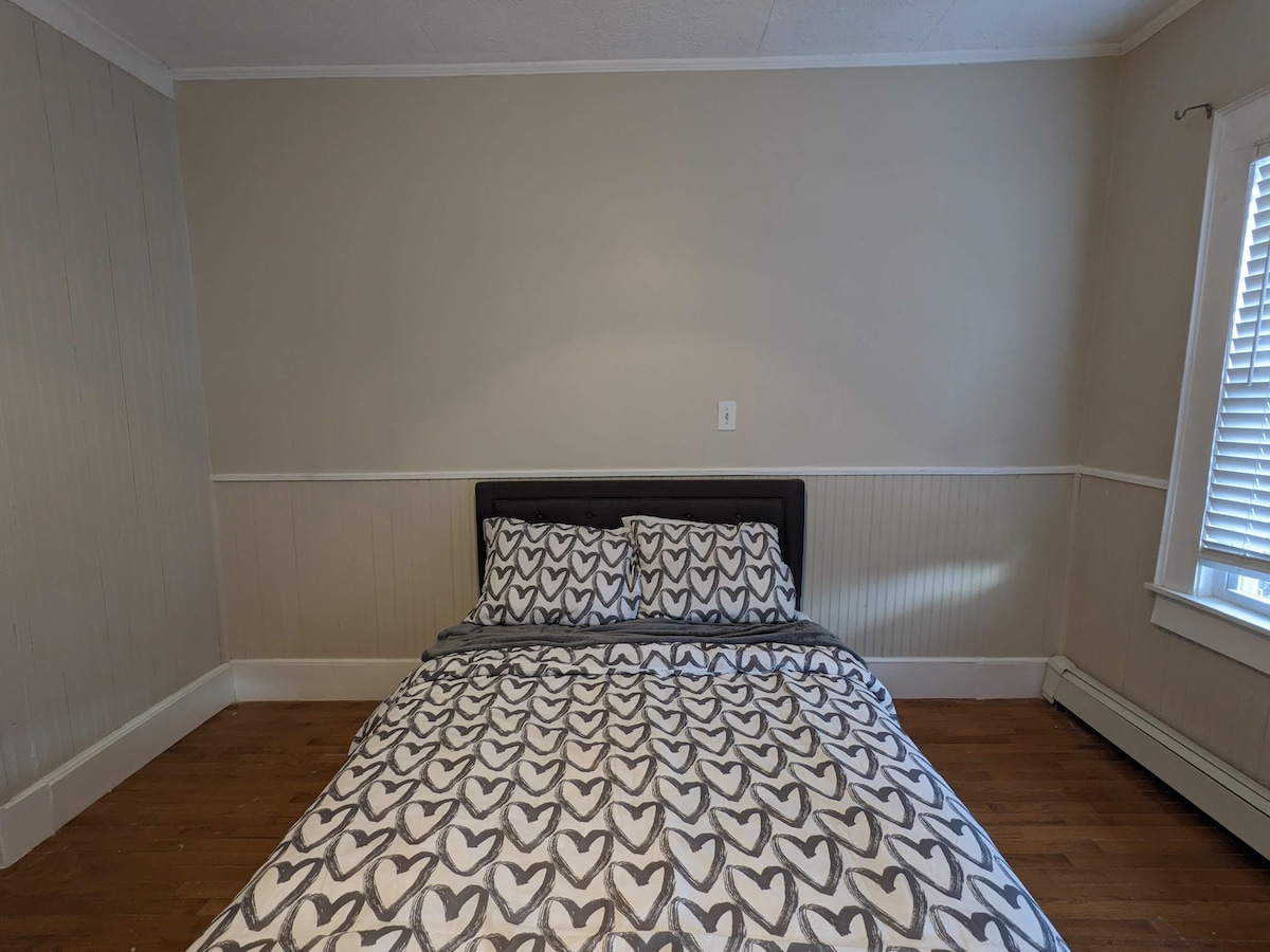 Entire 2bedroom condo near UMass Lowell Condominiums for Rent in Lowell, Massachusetts