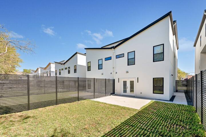 Tranquility off the Trinity gallery image 4