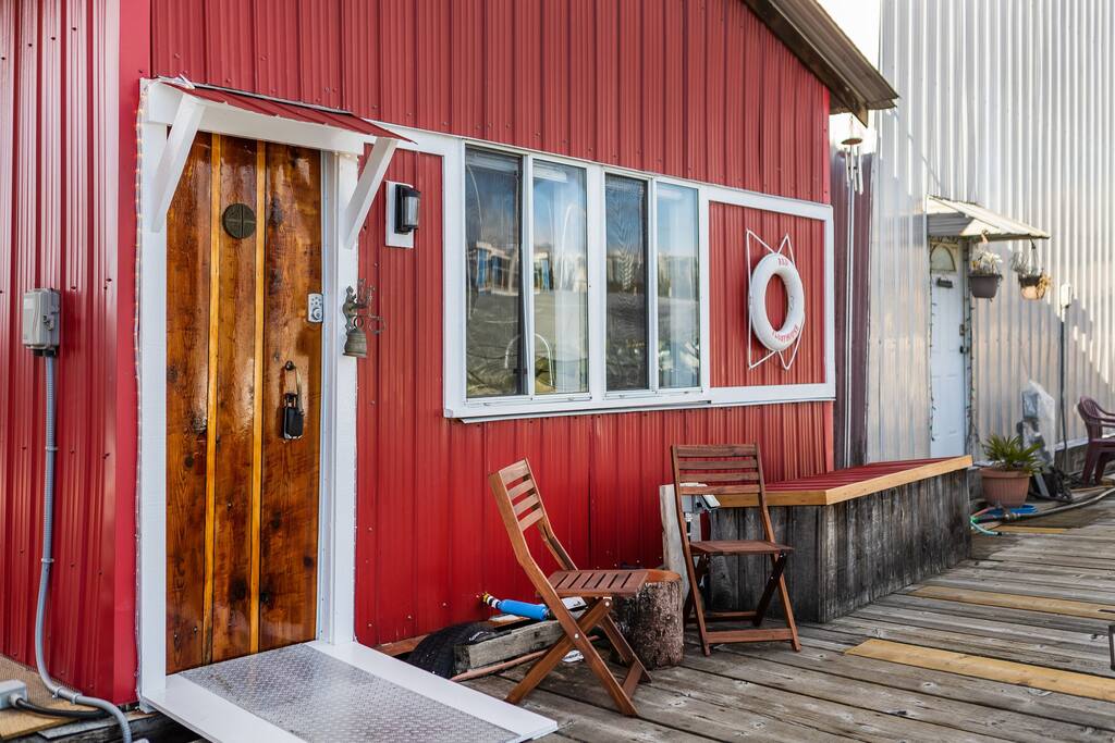 The Red Float House - Lower Lonsdale