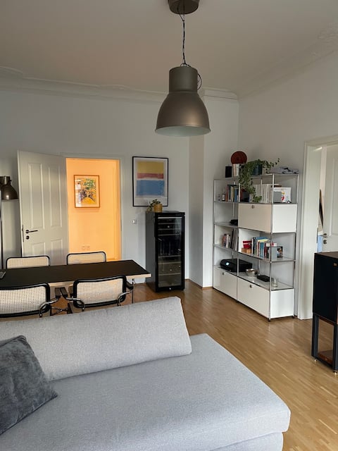Beliebte Airbnb-Anzeige: Design apartment centrally located in Leipzig! in Neustadt Neuschönefeld