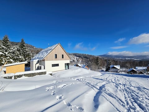 Cottage in the spa - pool and hot tub/jacuzzi
