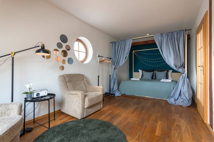 5BD Duplex with Billiard &Cinema central gallery image 5