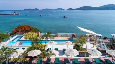 Sea-view apartment with balcony at Kantary Bay