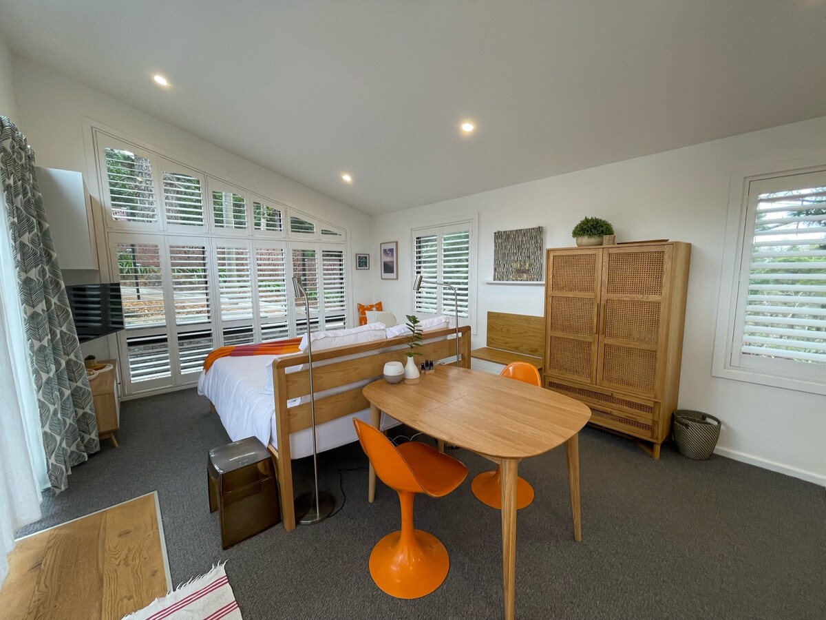 Popular Airbnb listing: MoradaBlue - The Studio in Katoomba