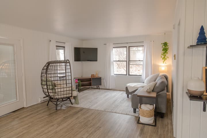 Cozy Cottage - Honey Brook, PA