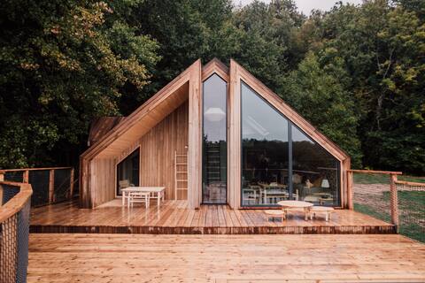 Casa Friendly with its heated swimming pool...