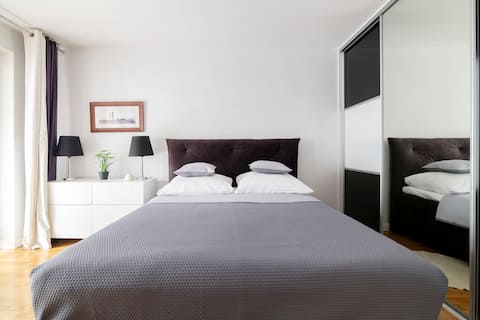 Popular Airbnb listing: EASY RENT Apartments - Rayskiego in Wieniawa