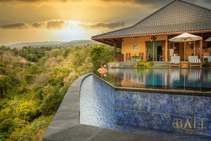 Breathtaking Clifftop Luxury Honeymoon Villa!