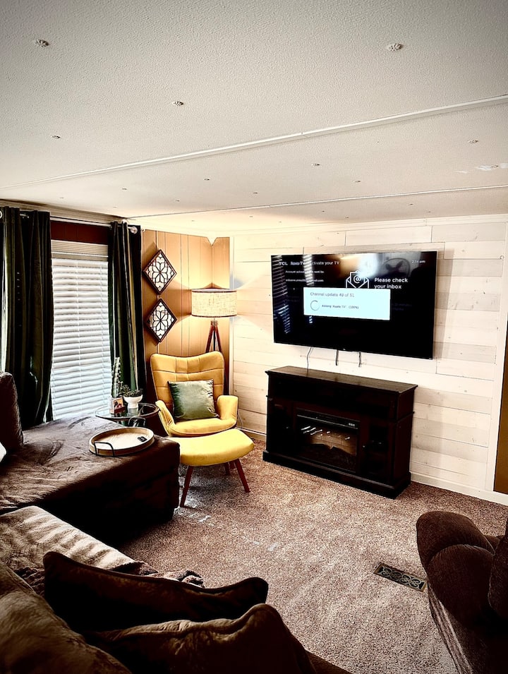 Whispering Creek Hideaway Houses for Rent in Palo Pinto, Texas