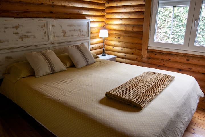 Пълно легло в основната стая