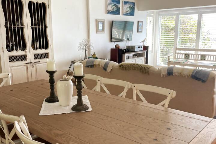 2-Bedroom Home with Pool and Unsurpassed Sea Views gallery image 5