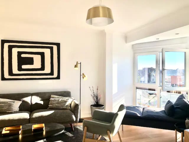 Cascais 2BR Beach walk – Renovated Apartment