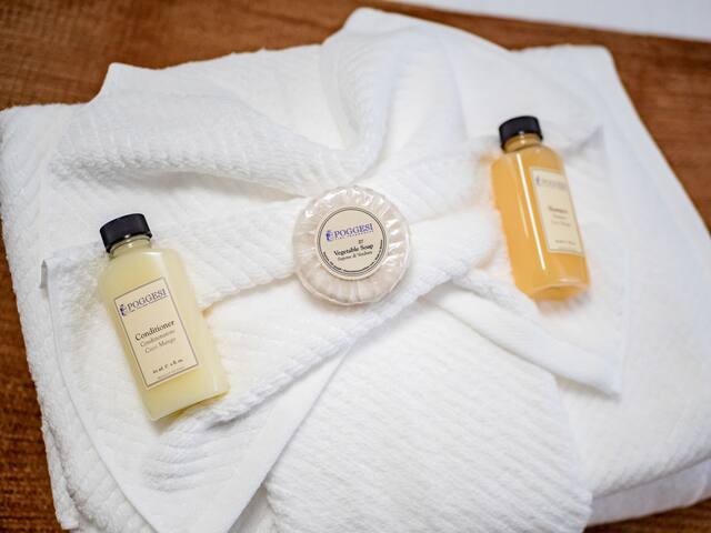 The House of Cards – Beautiful Home in Columbus ! gallery image 5