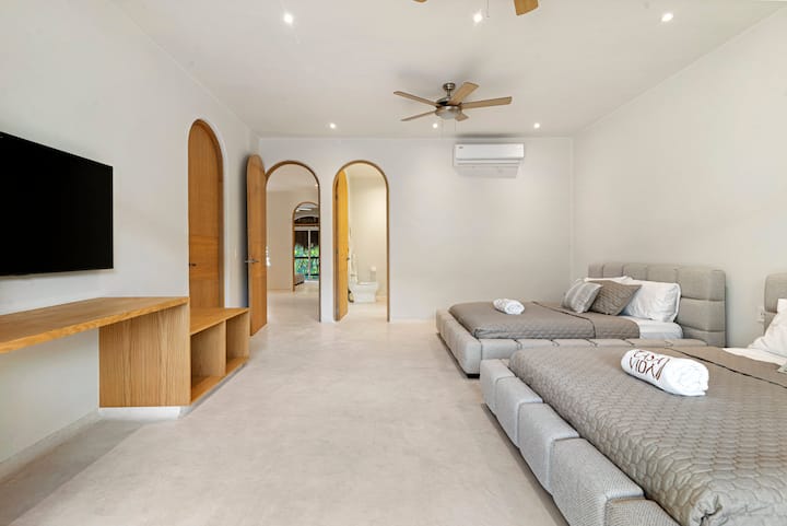 Bed room 2 

2 Queen beeds