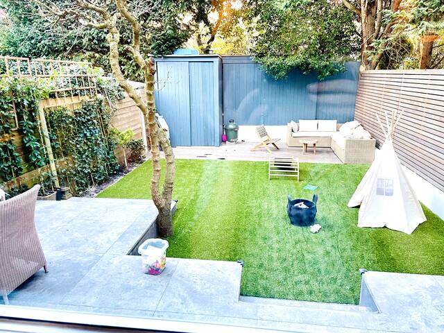 New renovated home, 3 floors 180 m2, 10 min beach gallery image 4