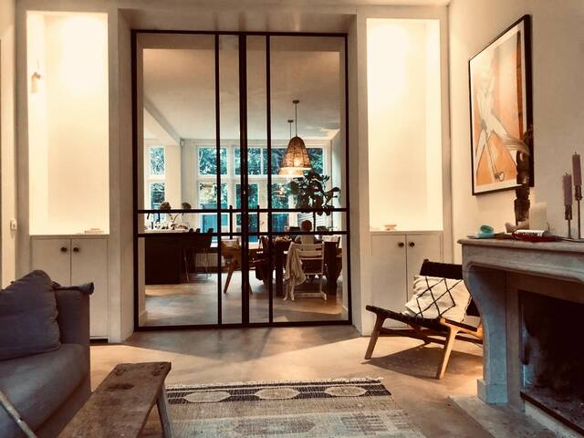 New renovated home, 3 floors 180 m2, 10 min beach gallery image 2