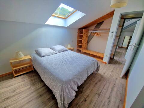 Close to Bordeaux center: townhouse + parking
