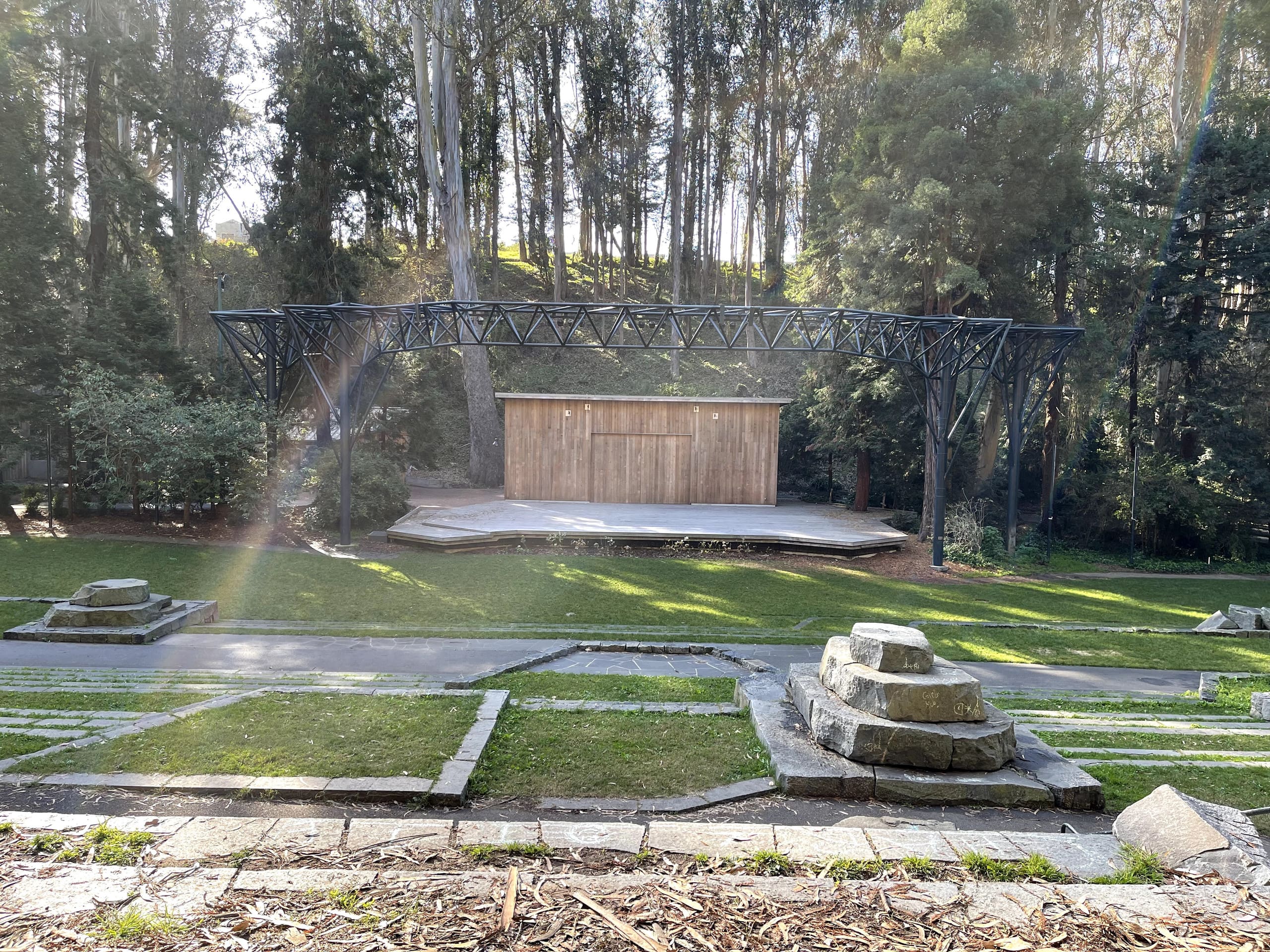 Private Parqueside Patio Suite - Image 15