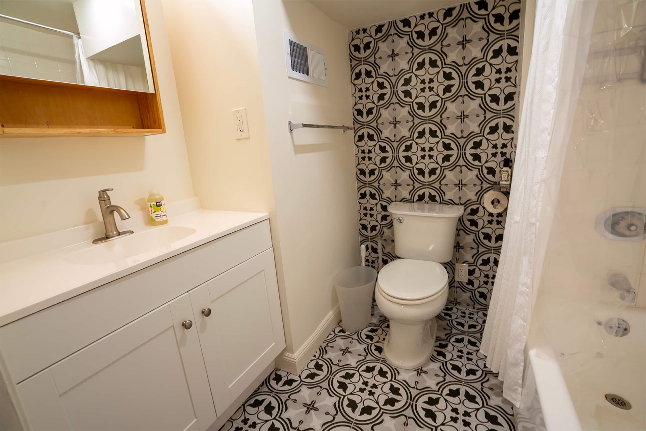 Private Parqueside Patio Suite - Image 7