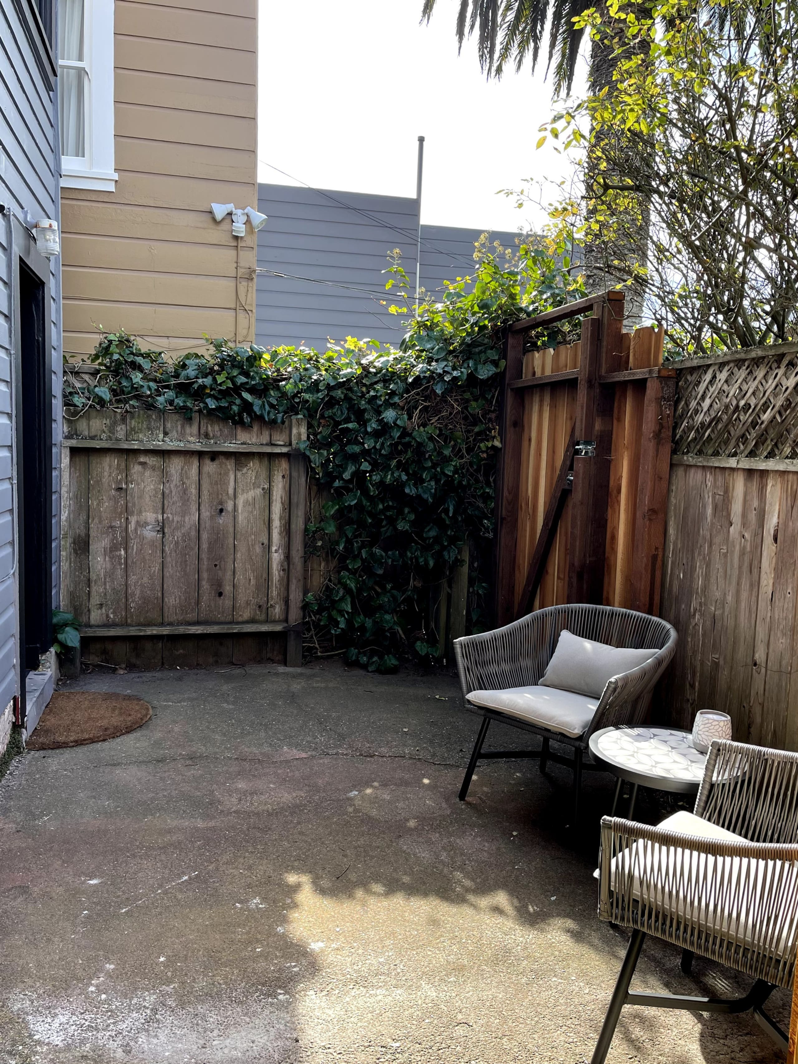 Private Parqueside Patio Suite - Image 12