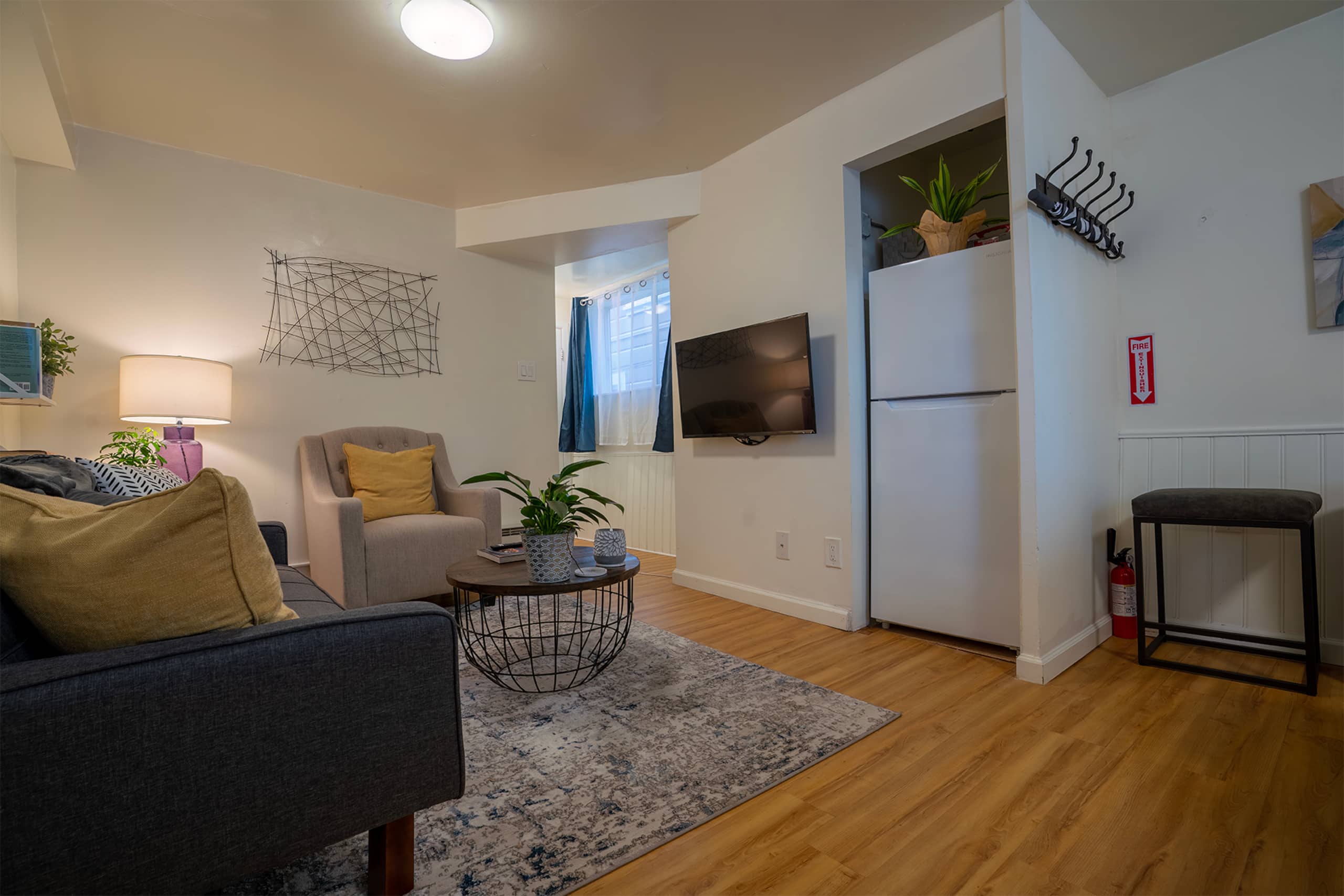 Private Parqueside Patio Suite - Image 4