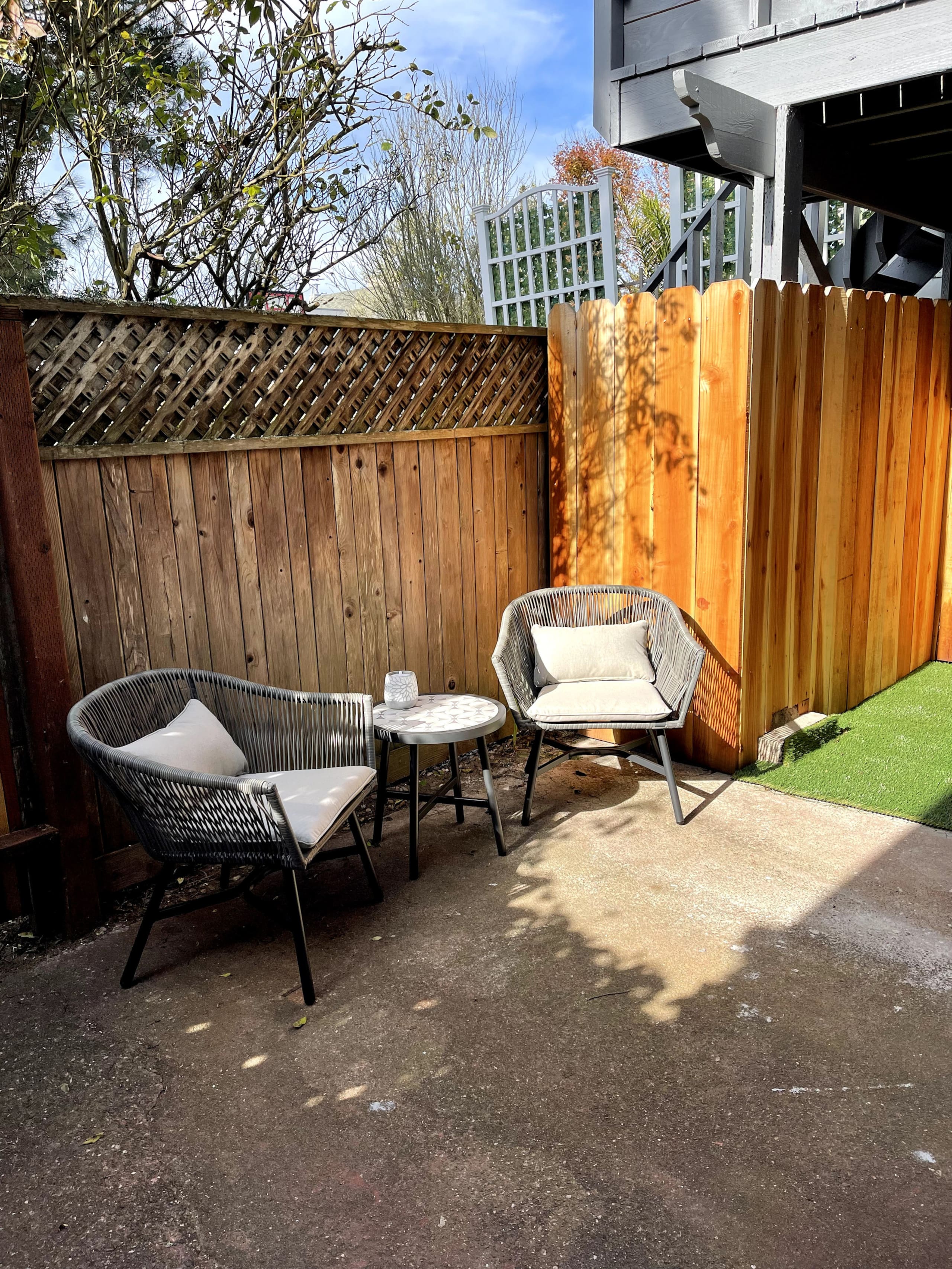Private Parqueside Patio Suite - Image 9
