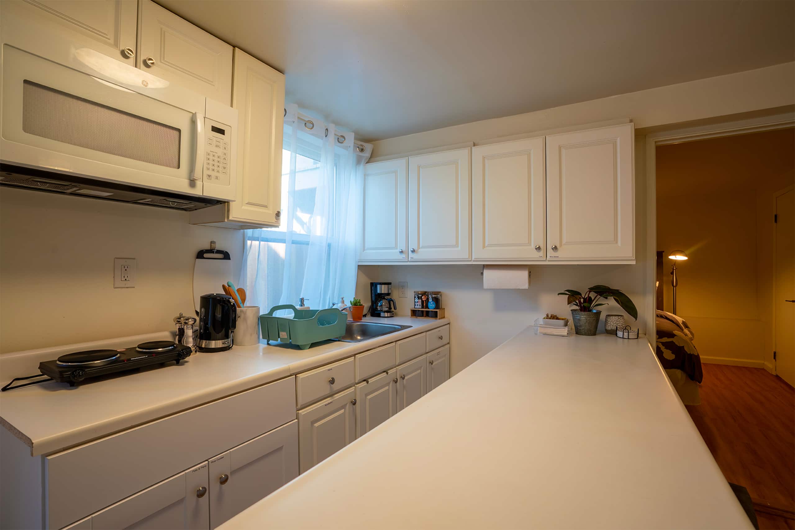 Private Parqueside Patio Suite - Image 5