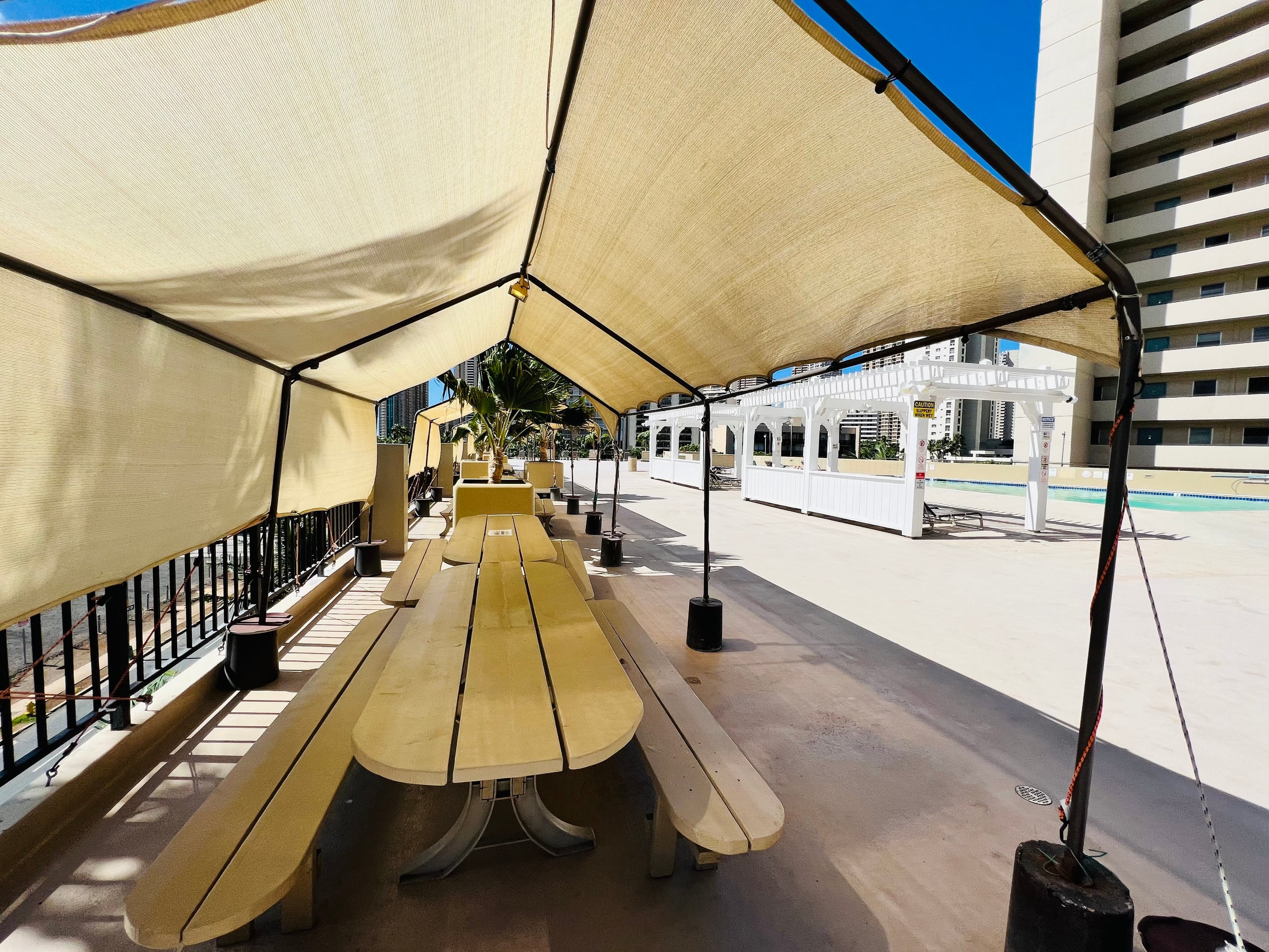Condo in Honolulu · ★4.73 · Studio · 2 beds · 1 private bath - Image 41