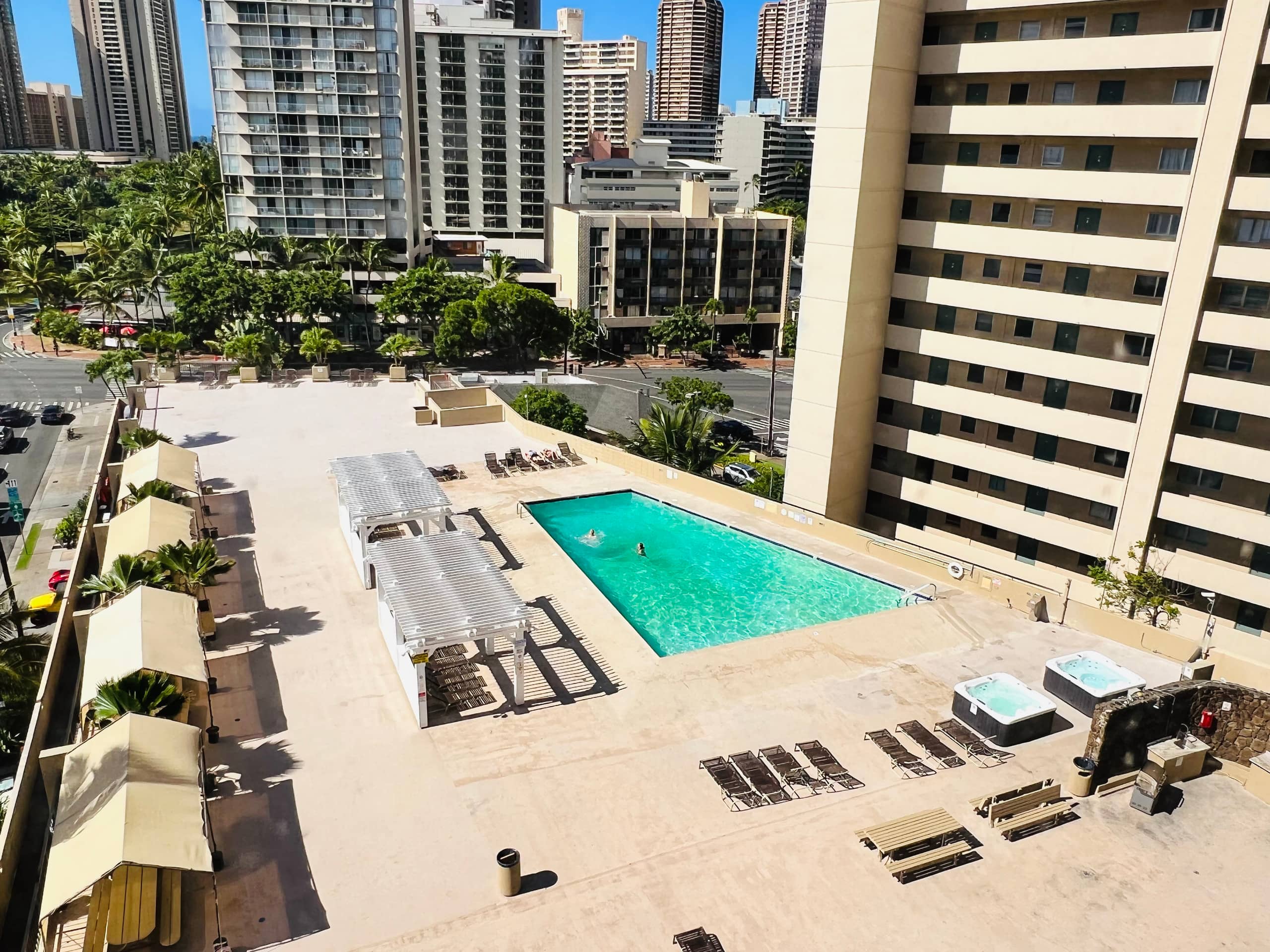 Condo in Honolulu · ★4.73 · Studio · 2 beds · 1 private bath - Image 42