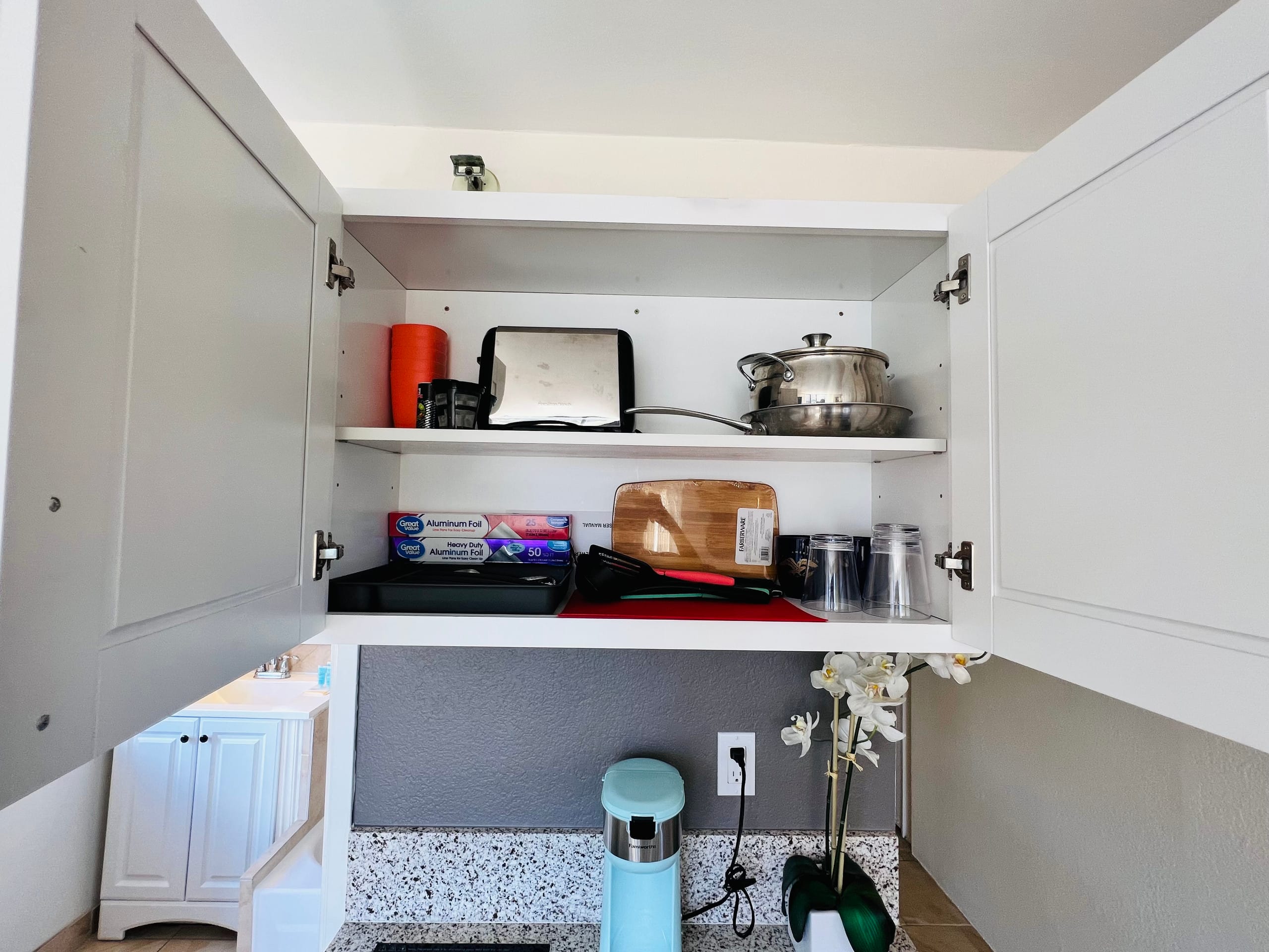 Condo in Honolulu · ★4.73 · Studio · 2 beds · 1 private bath - Image 4