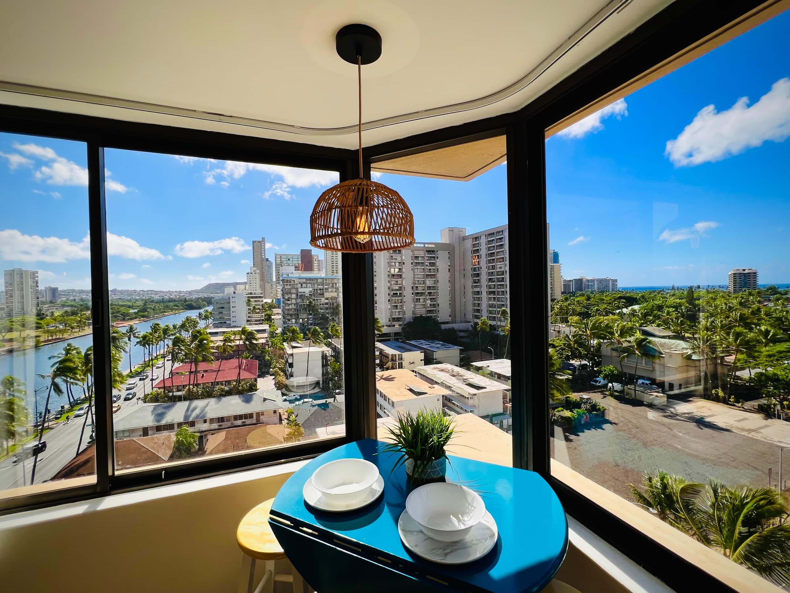 Condo in Honolulu · ★4.73 · Studio · 2 beds · 1 private bath - Image 8