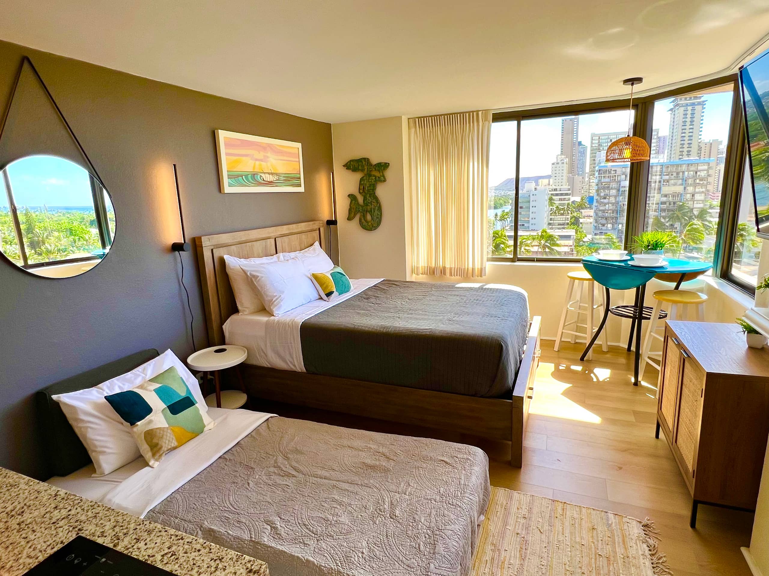 Condo in Honolulu · ★4.73 · Studio · 2 beds · 1 private bath - Image 12