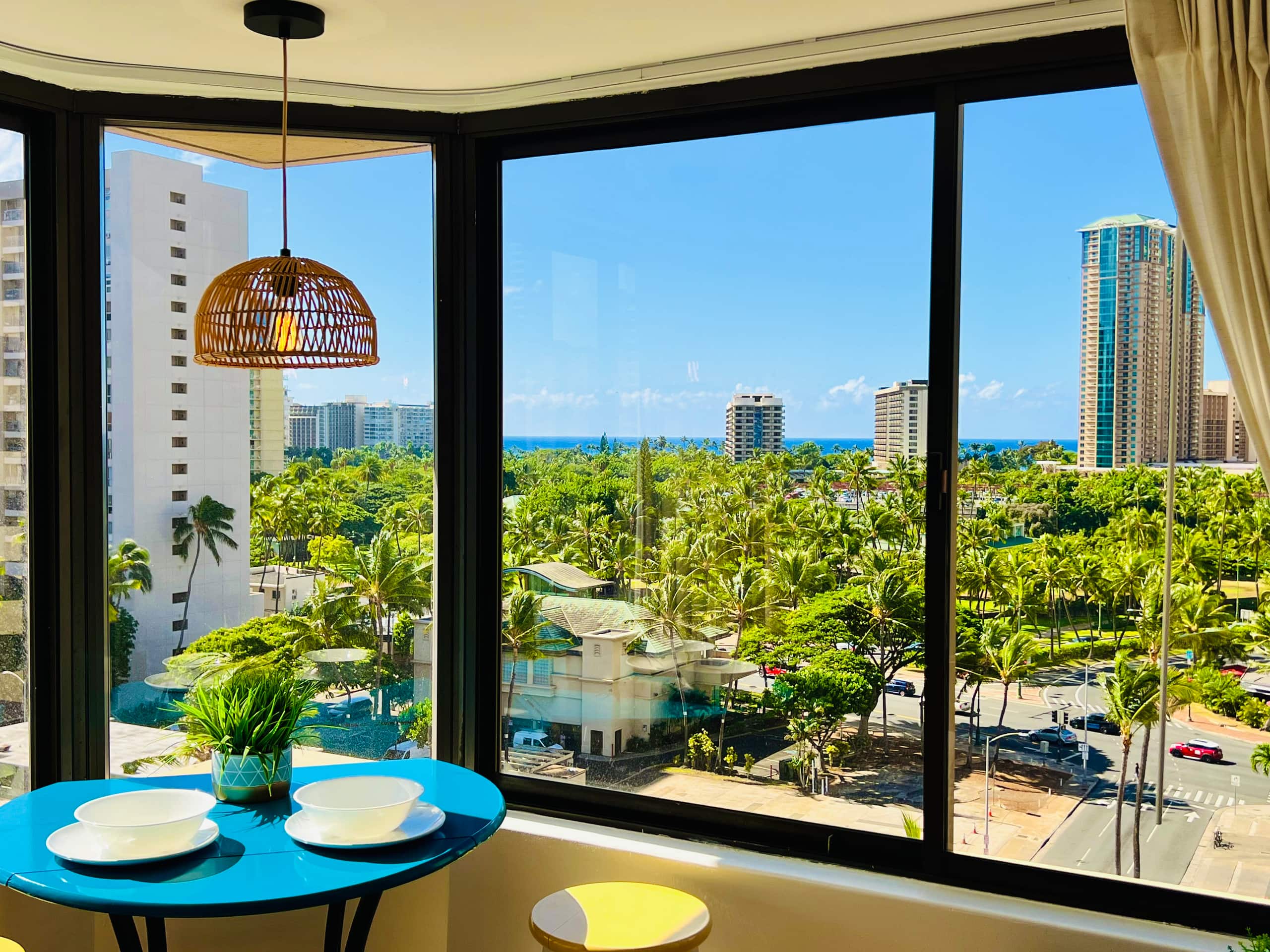 Condo in Honolulu · ★4.73 · Studio · 2 beds · 1 private bath - Image 7