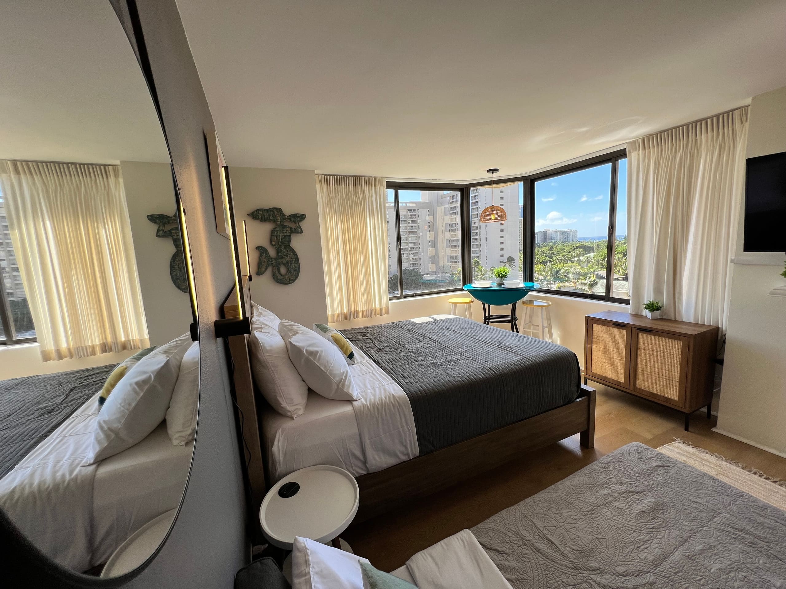 Condo in Honolulu · ★4.73 · Studio · 2 beds · 1 private bath - Image 16
