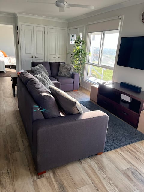 Successful Airbnb property: Windy Fig Farm-Cosy 2 bedroom cottage with hot tub in Jindabyne